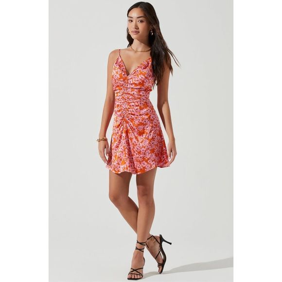 ASTR PEONY FLORAL RUCHED
MINI DRESS - Picture 2 of 12